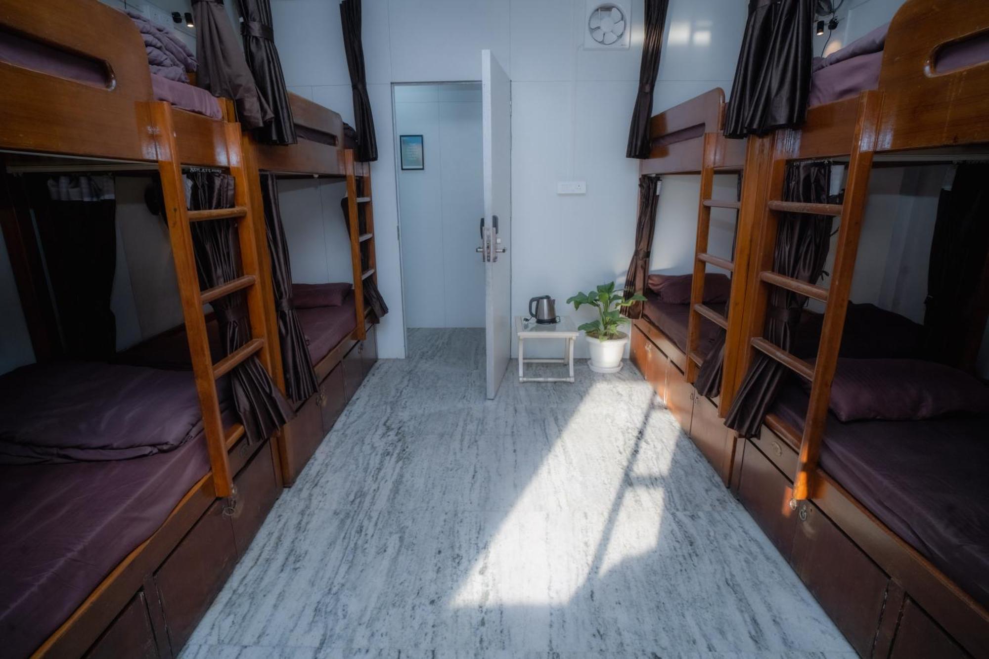 Pearl Courtyard Dormitory فاراناسي المظهر الخارجي الصورة