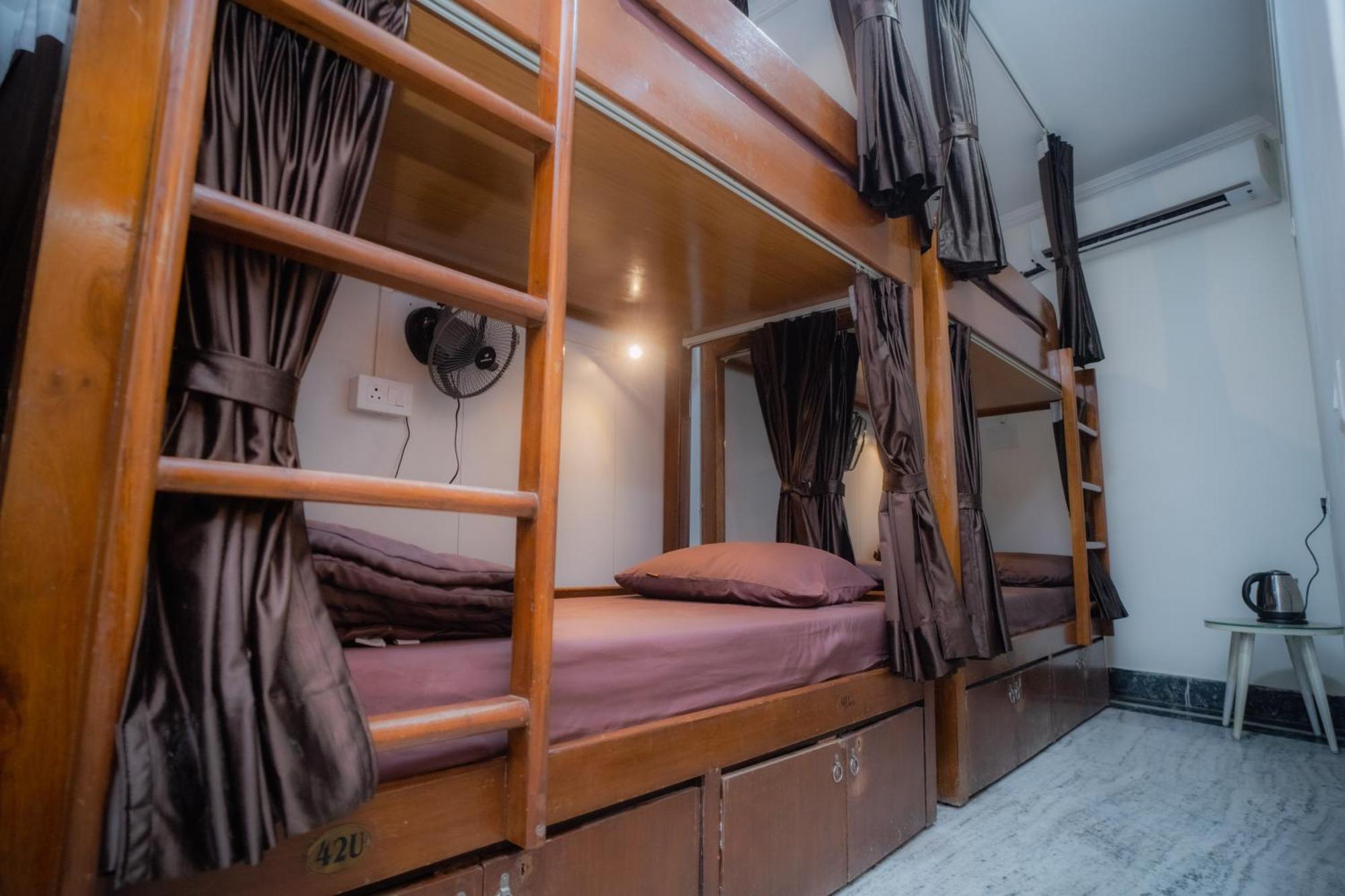 Pearl Courtyard Dormitory فاراناسي المظهر الخارجي الصورة